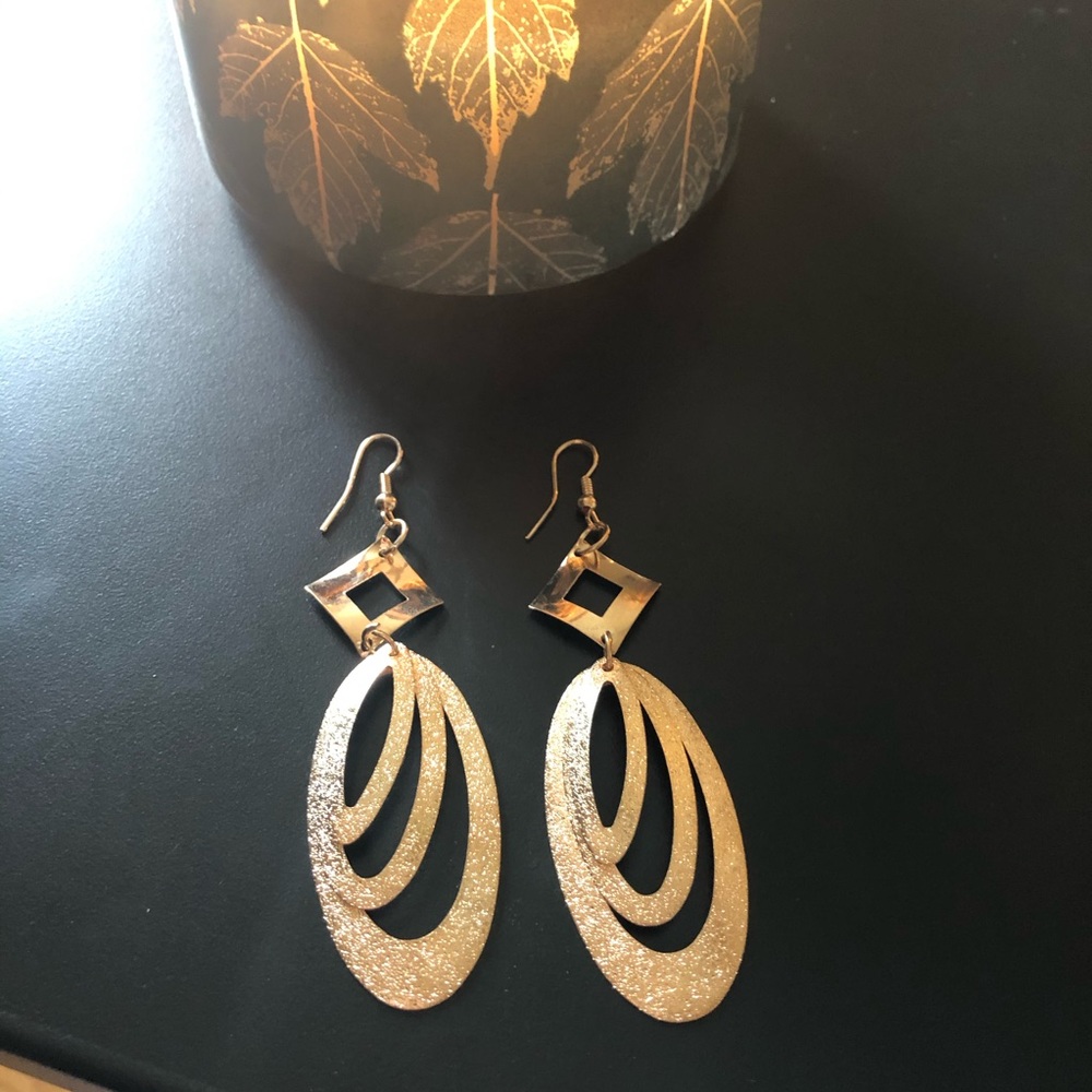 2/💲8 SALE EARRINGS ‼️